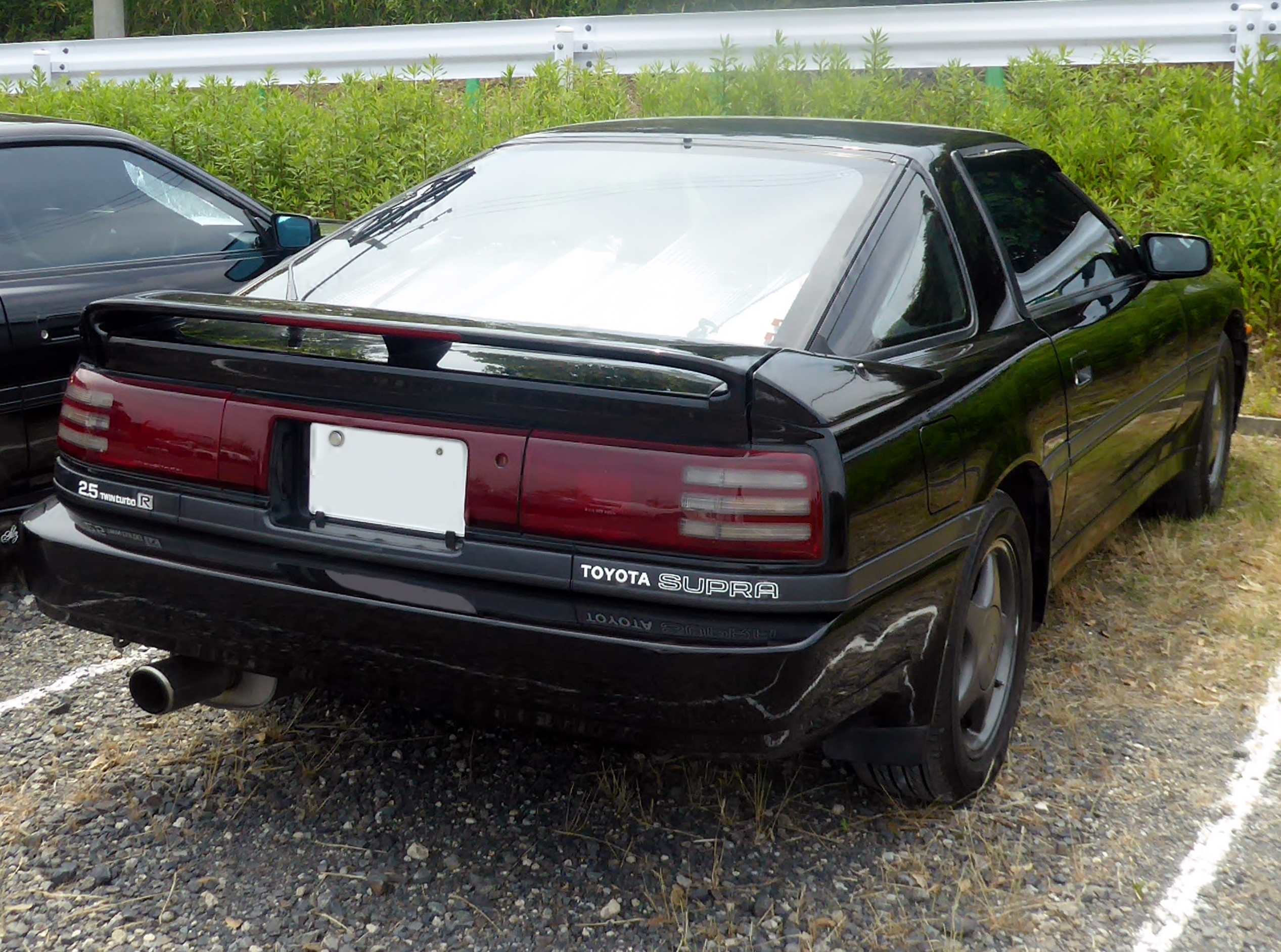 ファイル:Toyota SUPRA 2.5GT TWIN turbo R (E-JZA70) rear.jpg