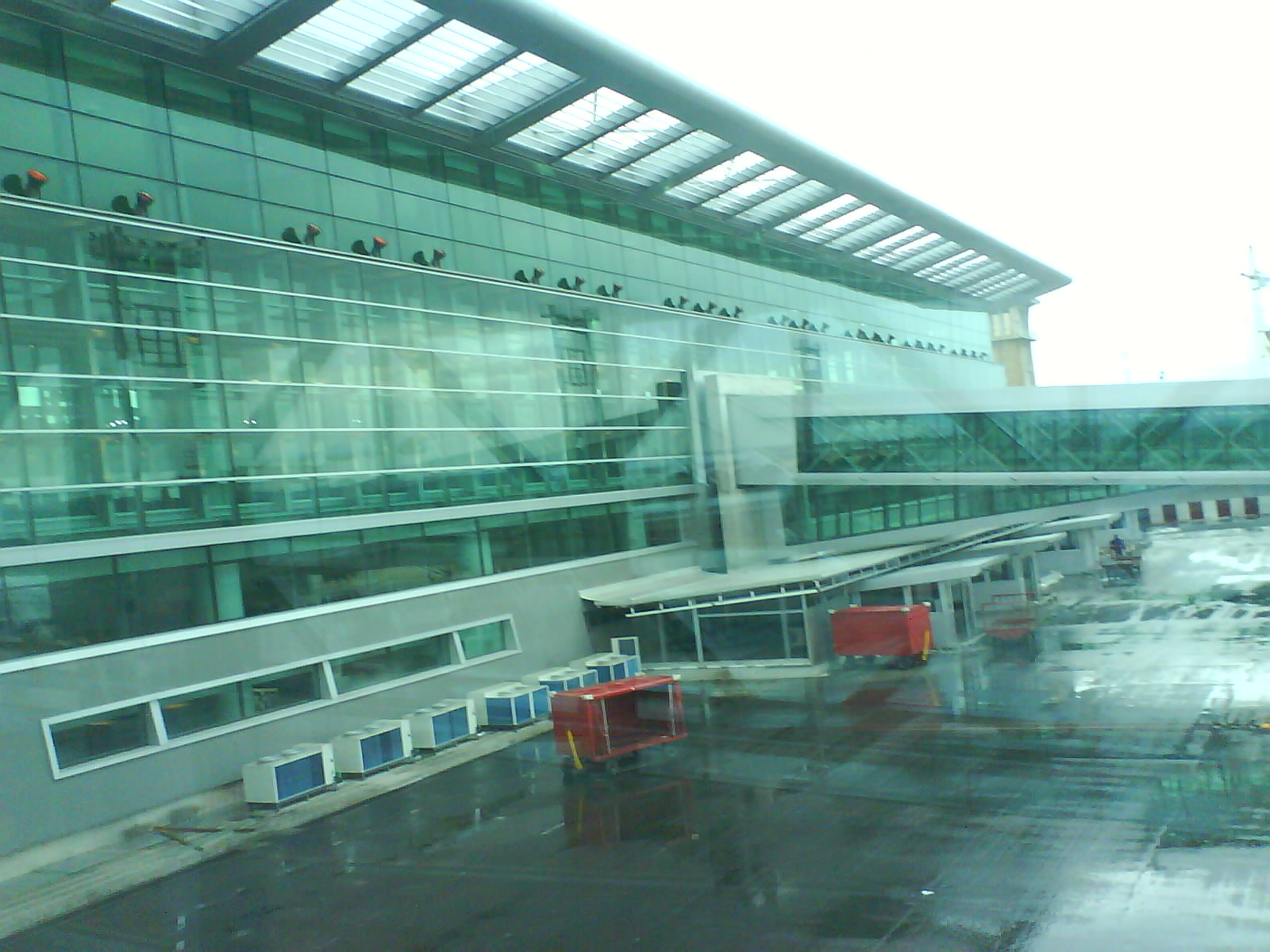 Сайт аэропорта звартноц. Аэропорт Звартноц Ереван. Звартноц старый терминал. Старый терминал аэропорта Звартнотц. Башня аэропорта Звартноц.