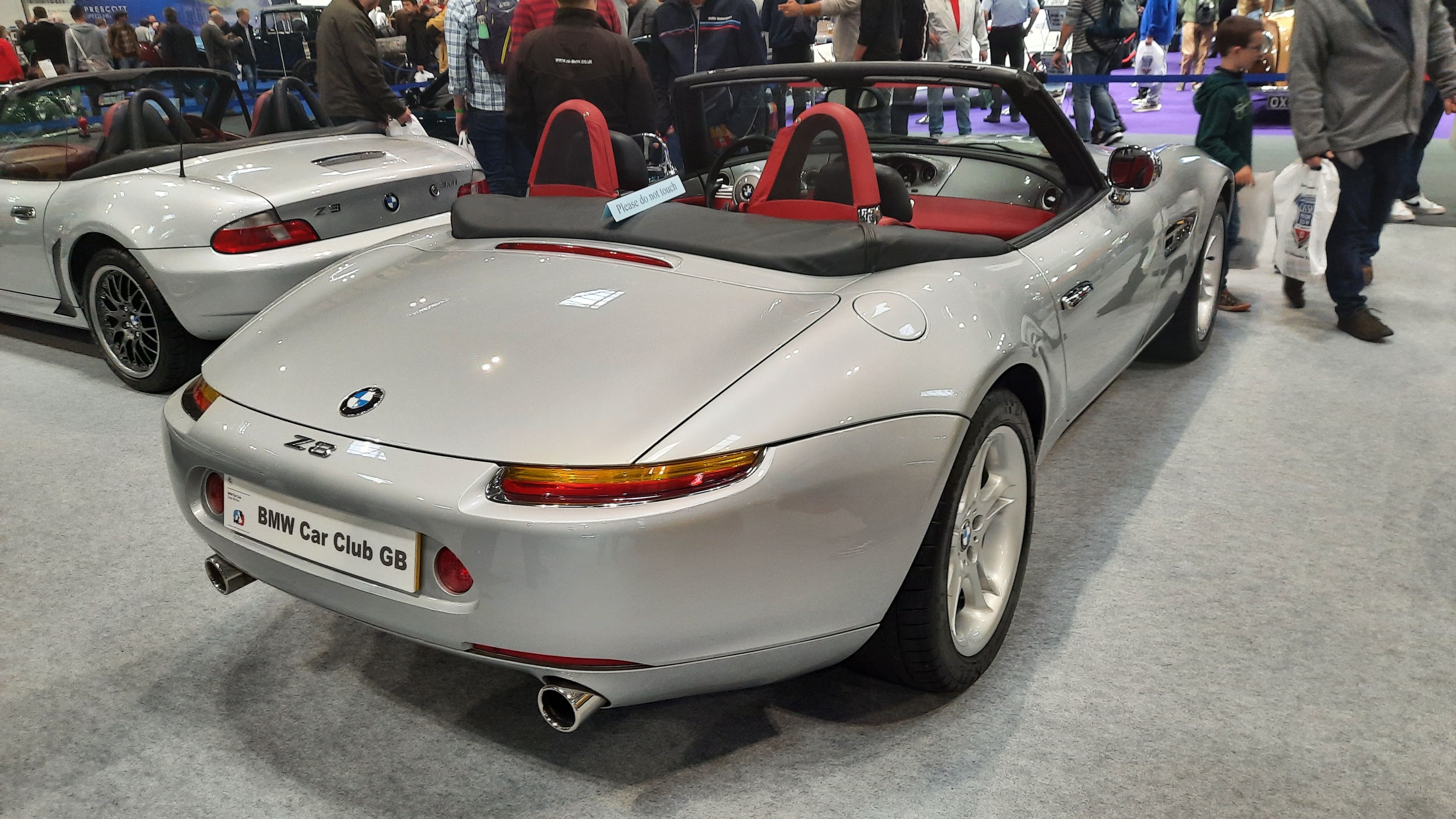 Маленькая машинка BMW z8