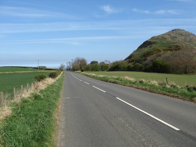 File:A view down the Law road near North Berwick - geograph.org.uk - 1250483.jpg