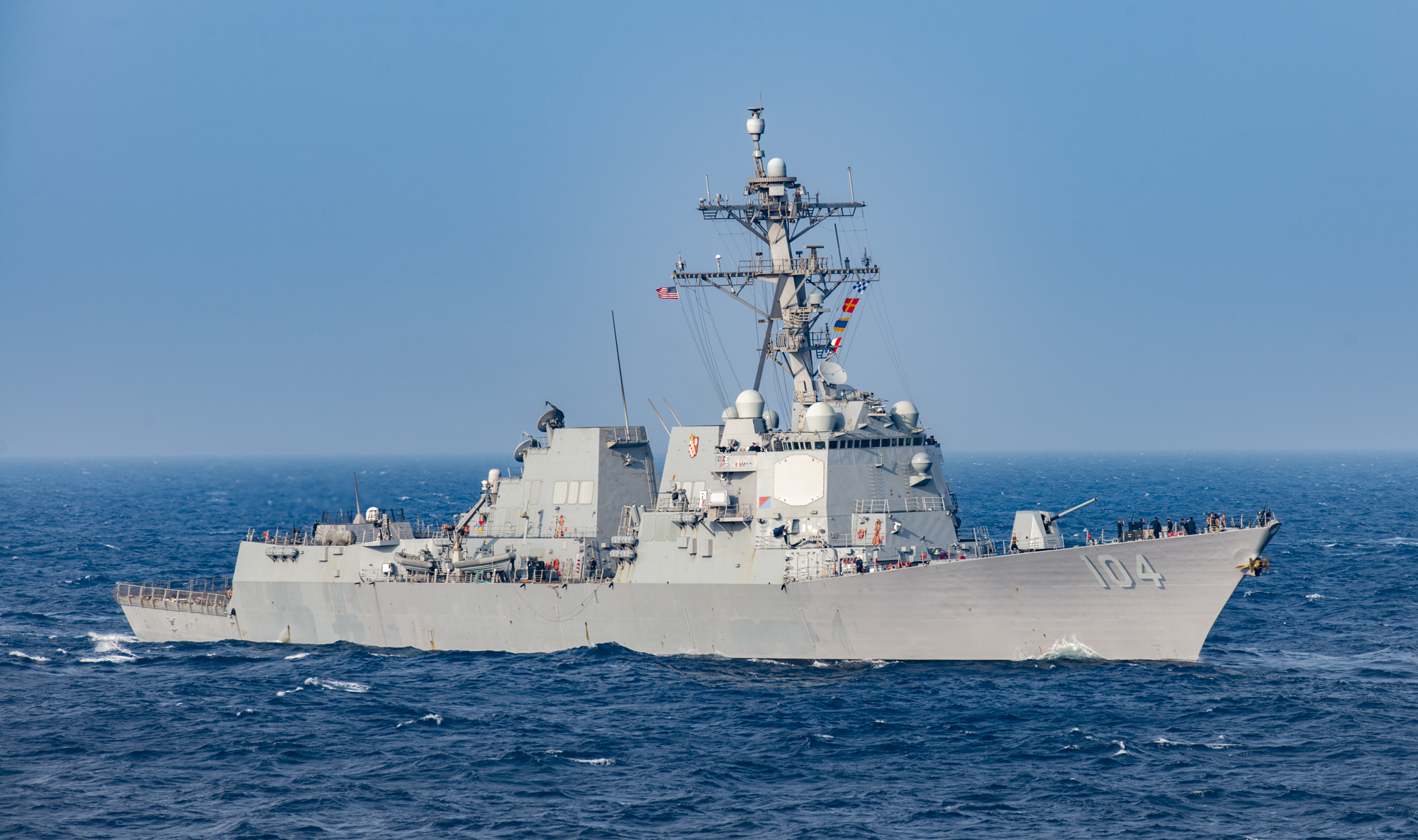 Arleigh_Burke-class_destroyer_USS_Sterett_%28DDG_104%29_in_Malabar_2020.jpg