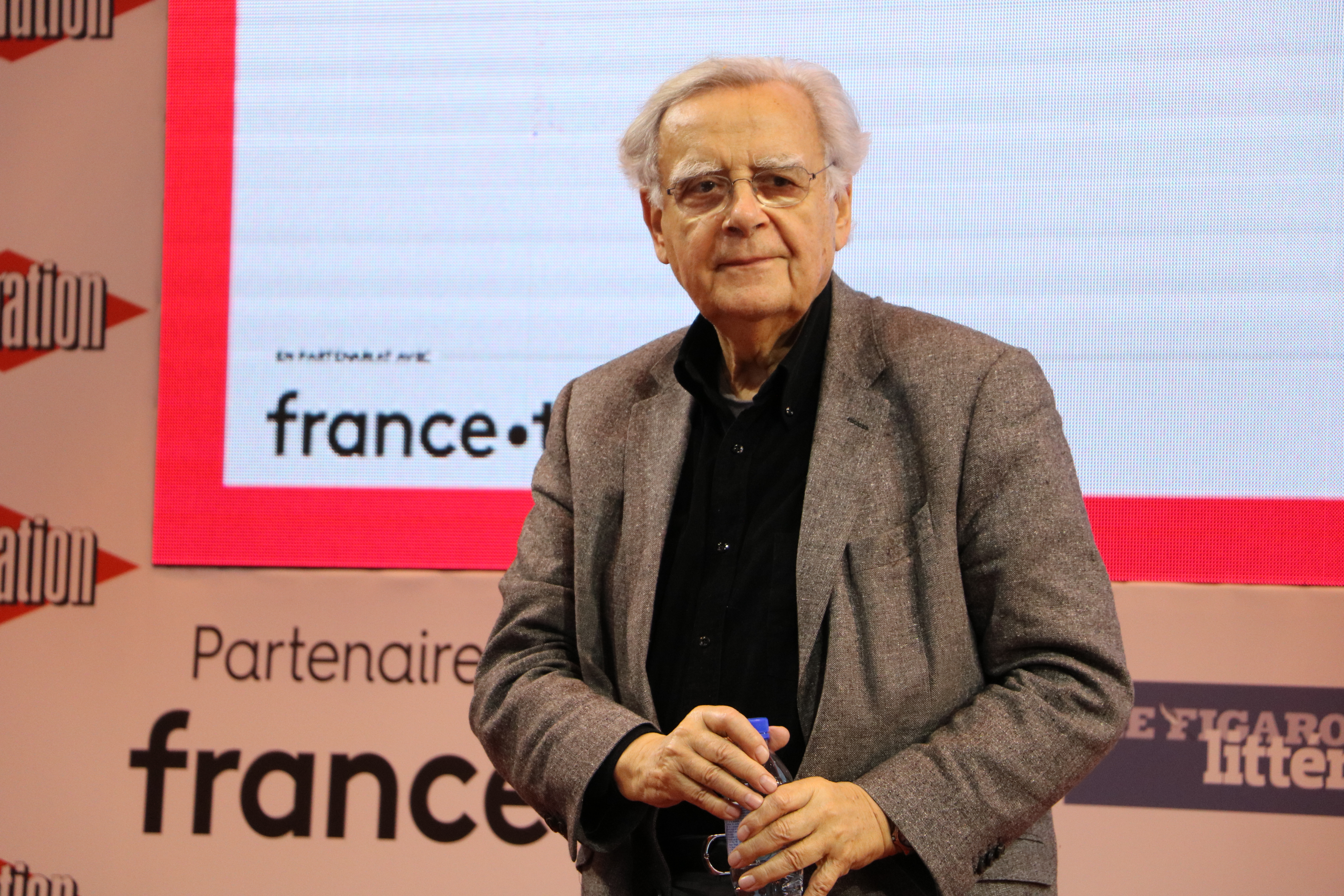 Bernard Pivot au Salon du livre de Paris 2018. | Photo : Wikimedia
