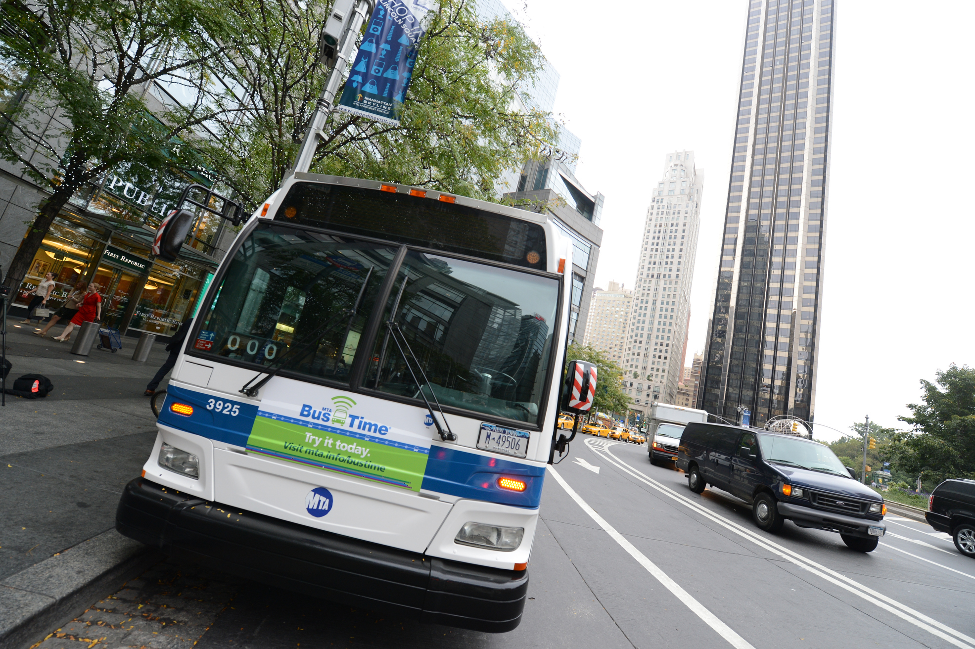 Bus Time Manhattan Launch (10142554214).jpg. 
