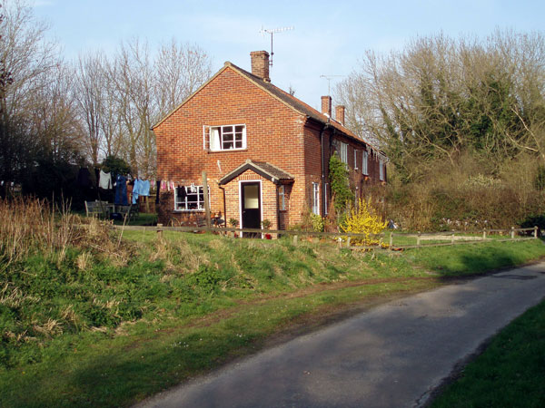 Cottages in Hoe - geograph.org.uk - 396593