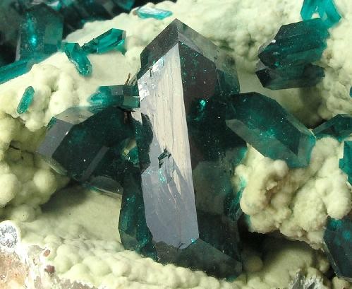 File:Dioptase-Chrysocolla-229821.jpg