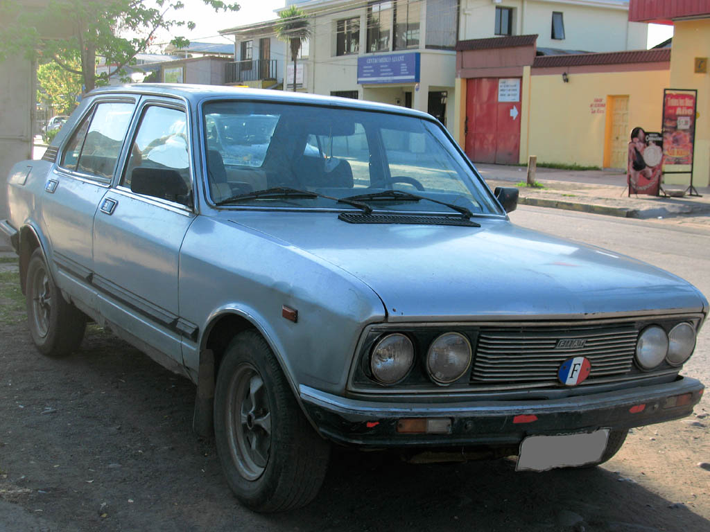 File:Fiat 132 2000 1981 (5066235446).jpg - Wikimedia Commons
