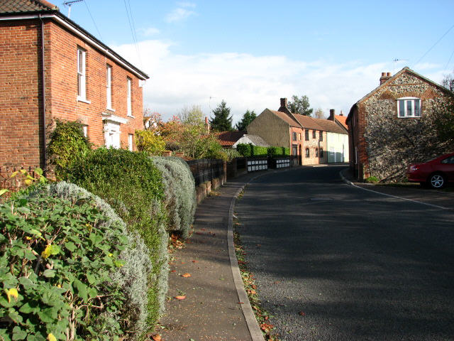 File:Heading northeast - geograph.org.uk - 605260.jpg