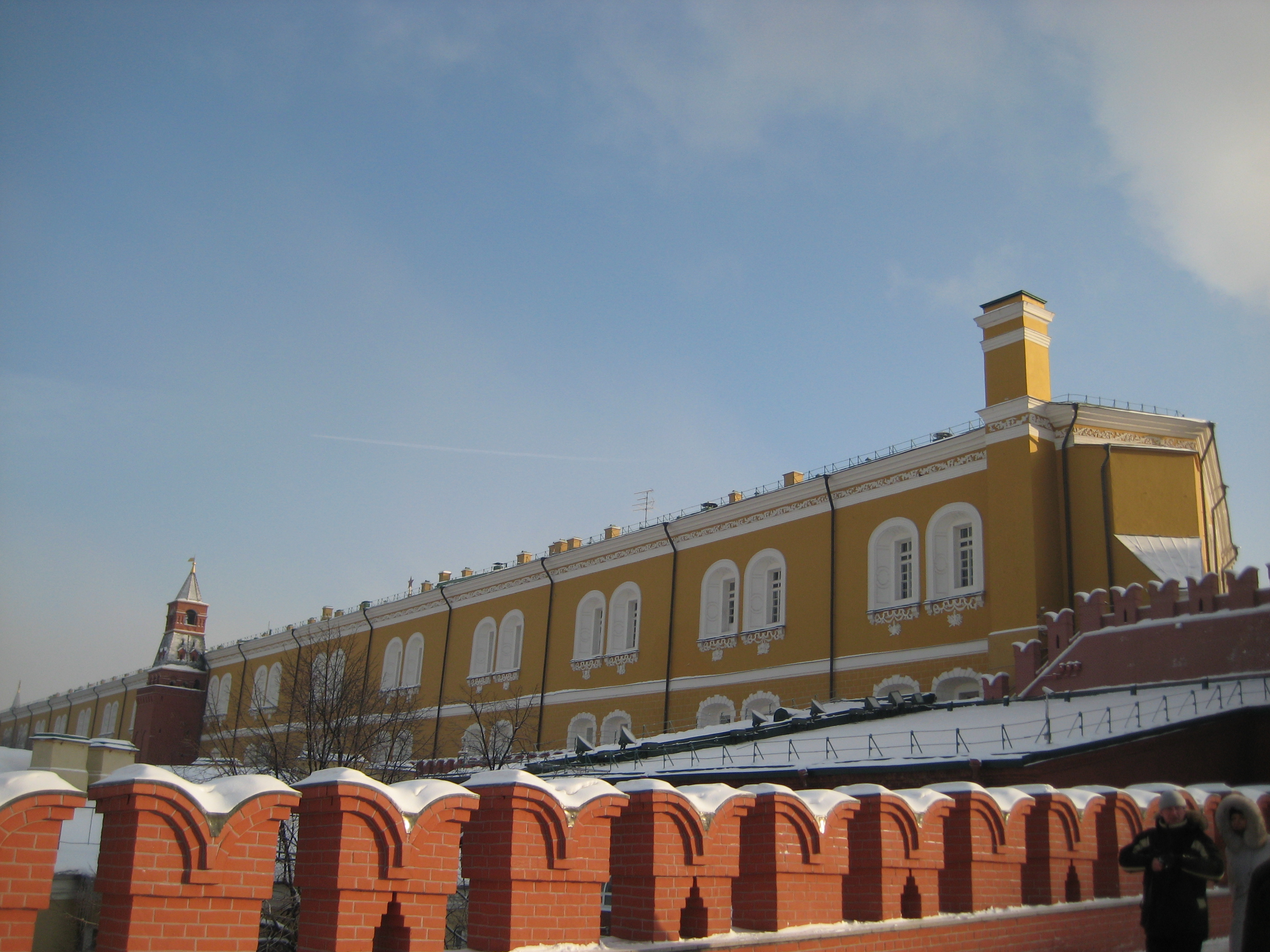 Здание арсенала в московском кремле фото