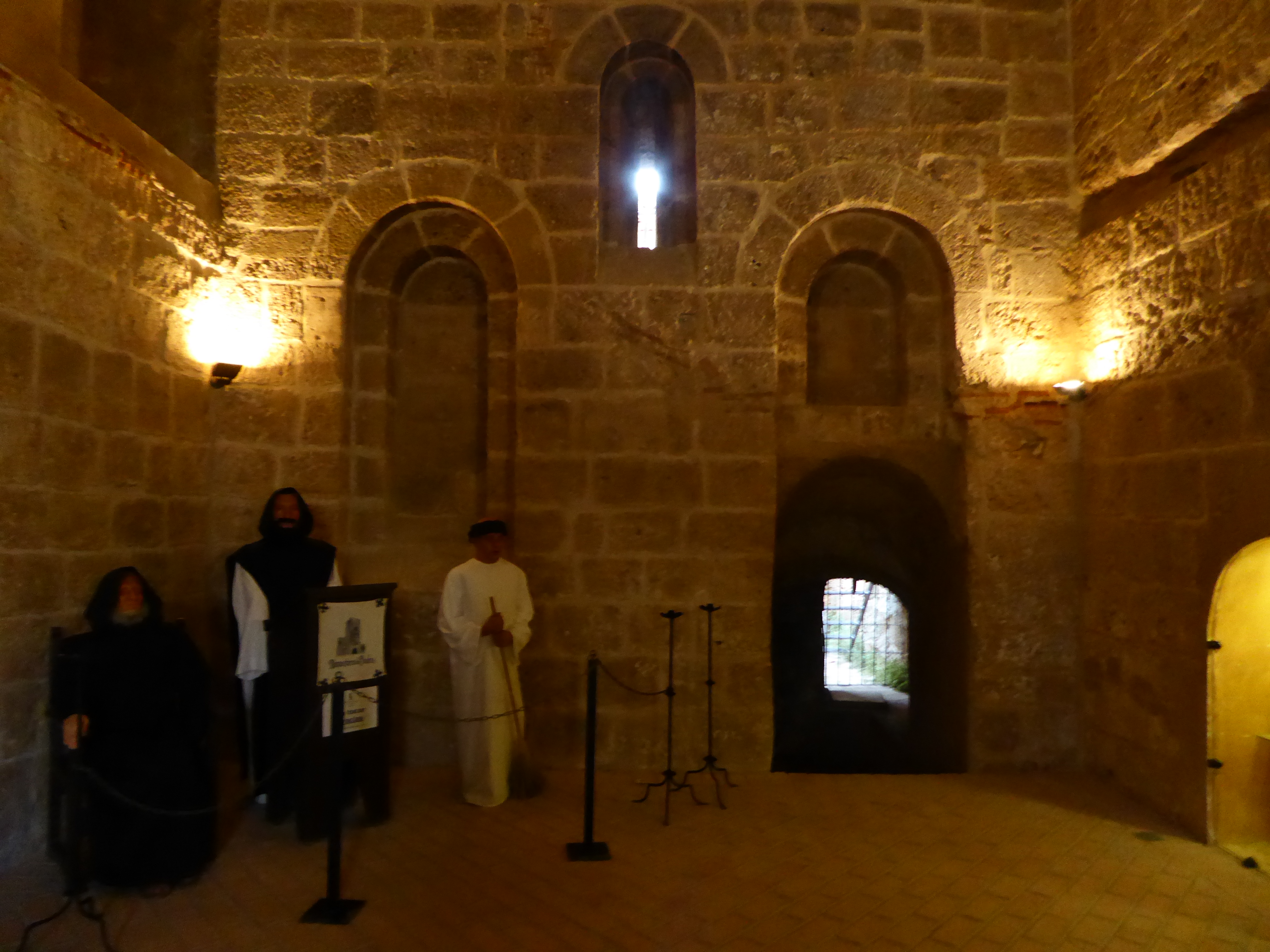 Cuanto cuesta la entrada al monasterio de piedra