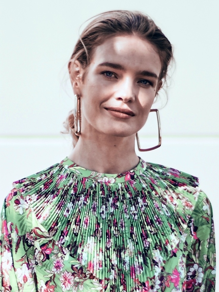 The 39-year old daughter of father (?) and mother(?) Natalia Vodianova in 2022 photo. Natalia Vodianova earned a  million dollar salary - leaving the net worth at 26 million in 2022