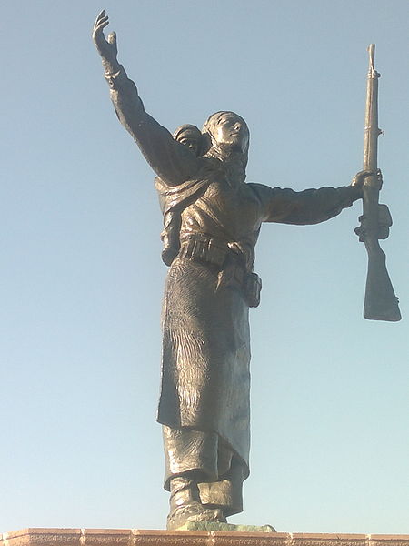 File:Nene Hatun Heykeli (Erzurum Tabyalar).jpg