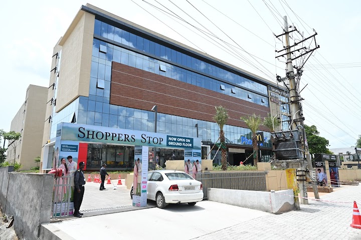 File:Phoenix mall guntur.jpg