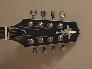 File:Trinity College Bouzouki head.JPG