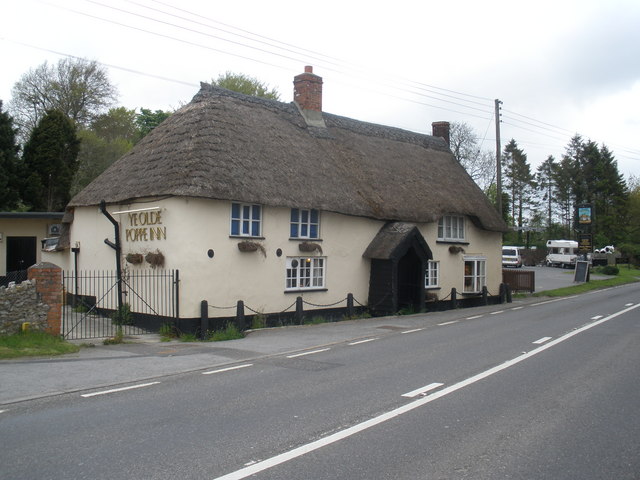 Small picture of Ye Olde Poppe Inn courtesy of Wikimedia Commons contributors