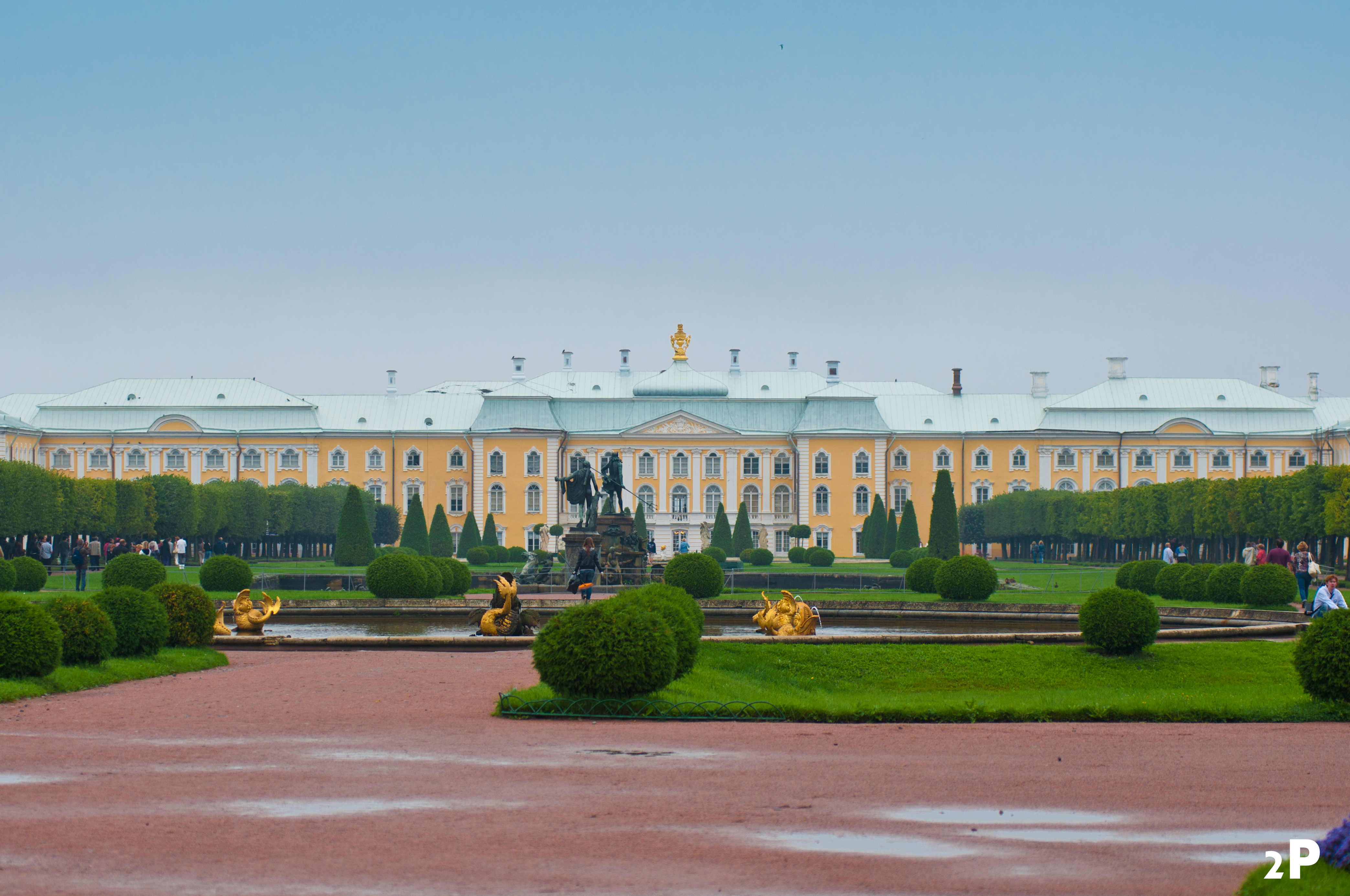 Сколько дворцов в петергофе. Дворец в Петергофе Растрелли. Петергоф дворец Леблон. Большой дворец в Петергофе 1747 1752 гг. Елизаветинский дворец в Петергофе.