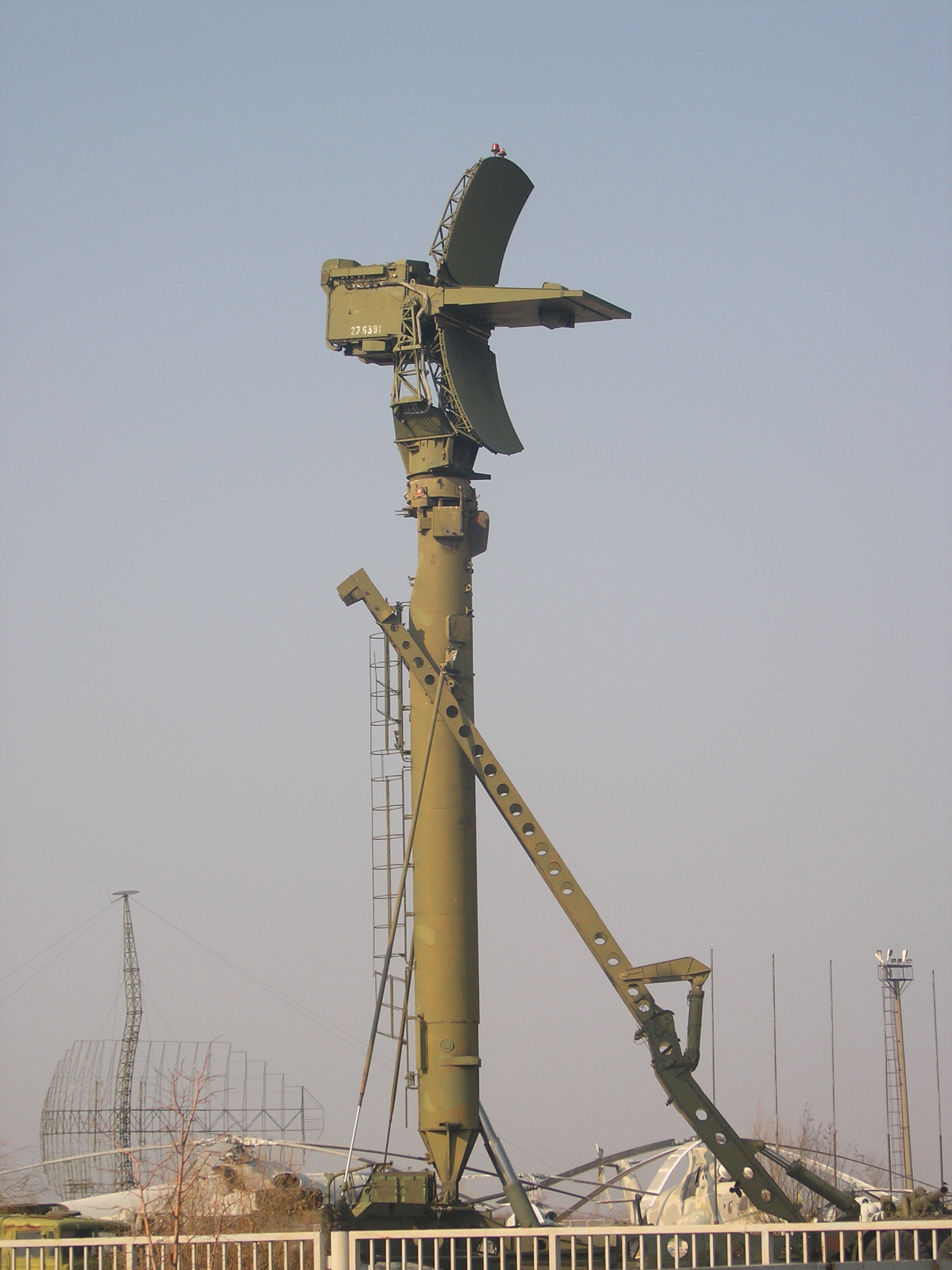 File:76N6 Clam Shell FMCW acquisition radar-1.JPG - Wikipedia