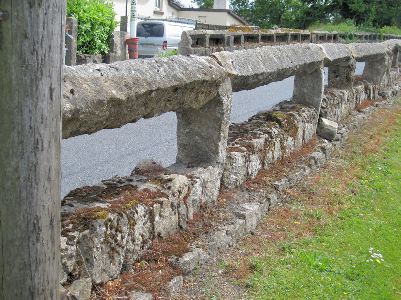 File:A Carlow Fence at Muine Bheag.jpg