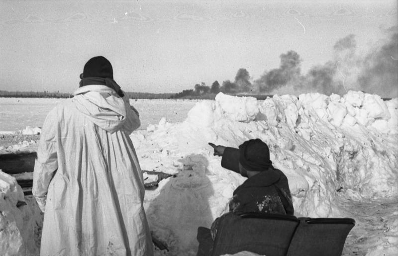 ファイル:Bundesarchiv Bild 101I-004-3635-22A, Russland, Cholm, Soldaten im Schnee.jpg