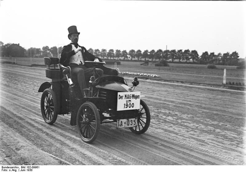 File:Bundesarchiv Bild 102-09961, Eines der ersten Automobile aus dem Jahre 1900.jpg