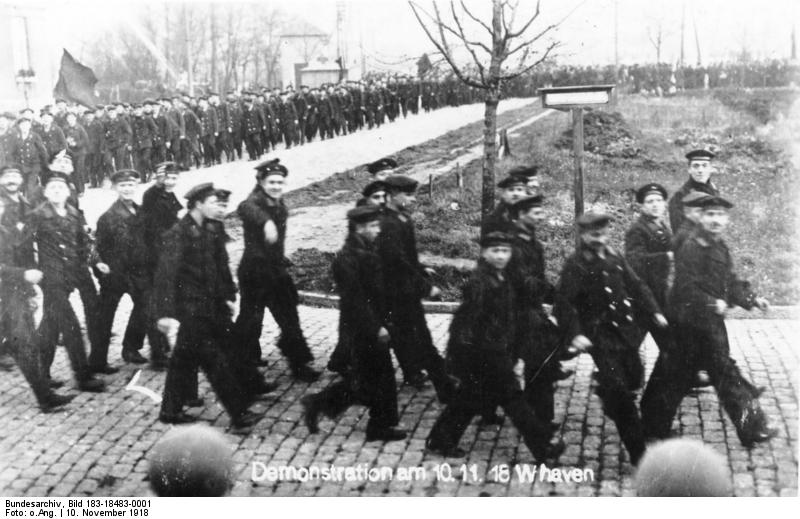 File:Bundesarchiv Bild 183-18483-0001, Wilhelmshaven, Novemberrevolution, Matrosen.jpg