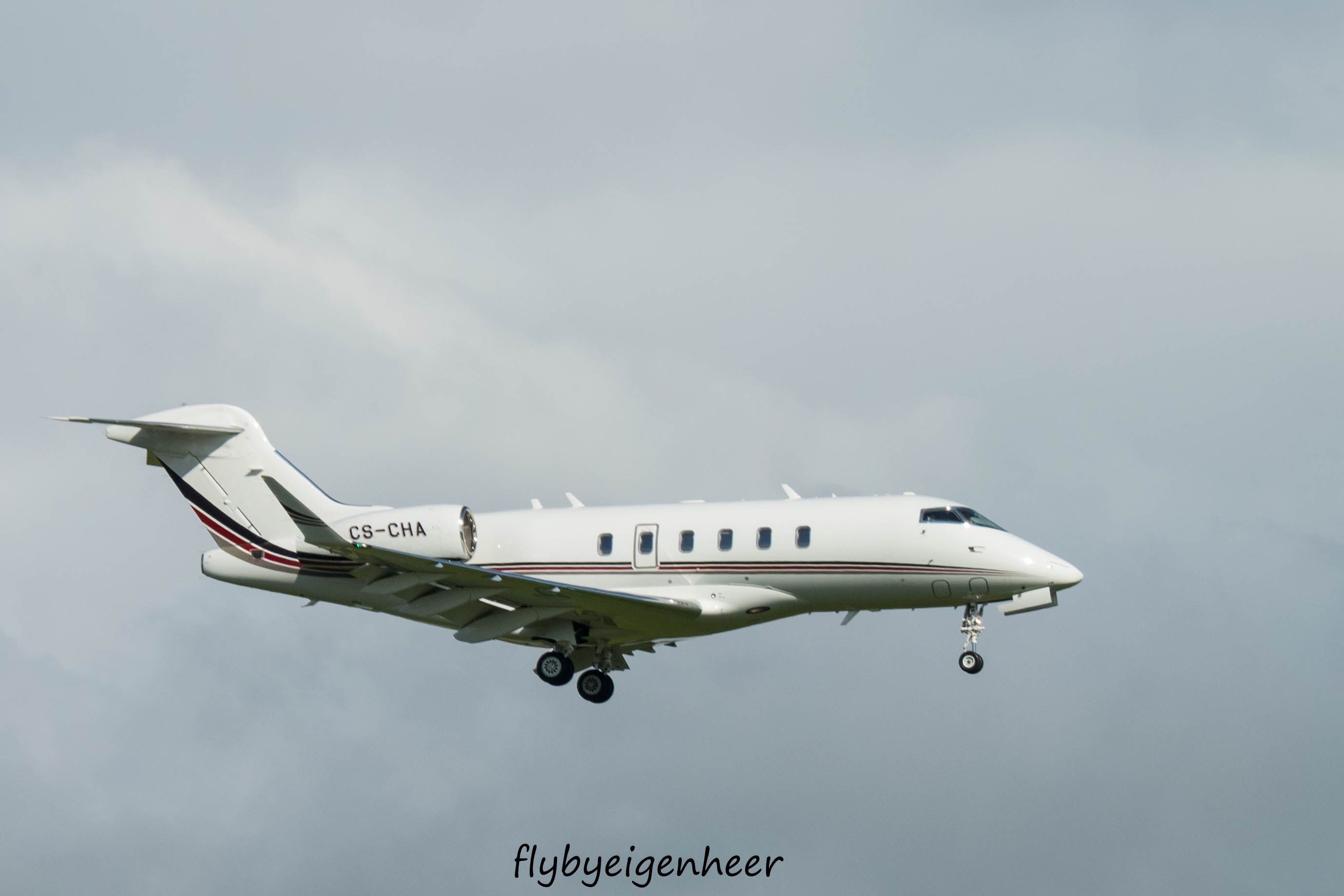 File CS CHA Bombardier BD 100 1A10 Challenger 350 CL35 NJE