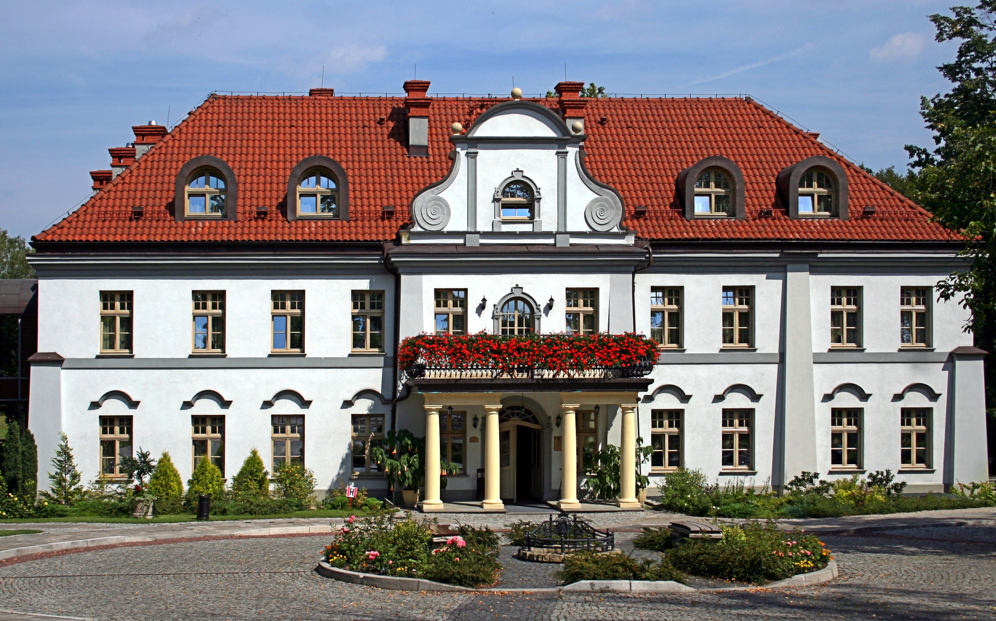 Pałac w Czarnym Lesie – Wikipedia, wolna encyklopedia