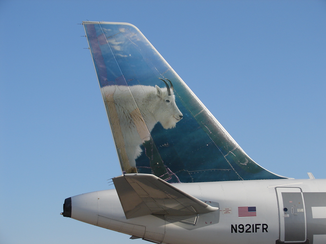 FRONTIER A319 (N921FR) (7204548346).jpg