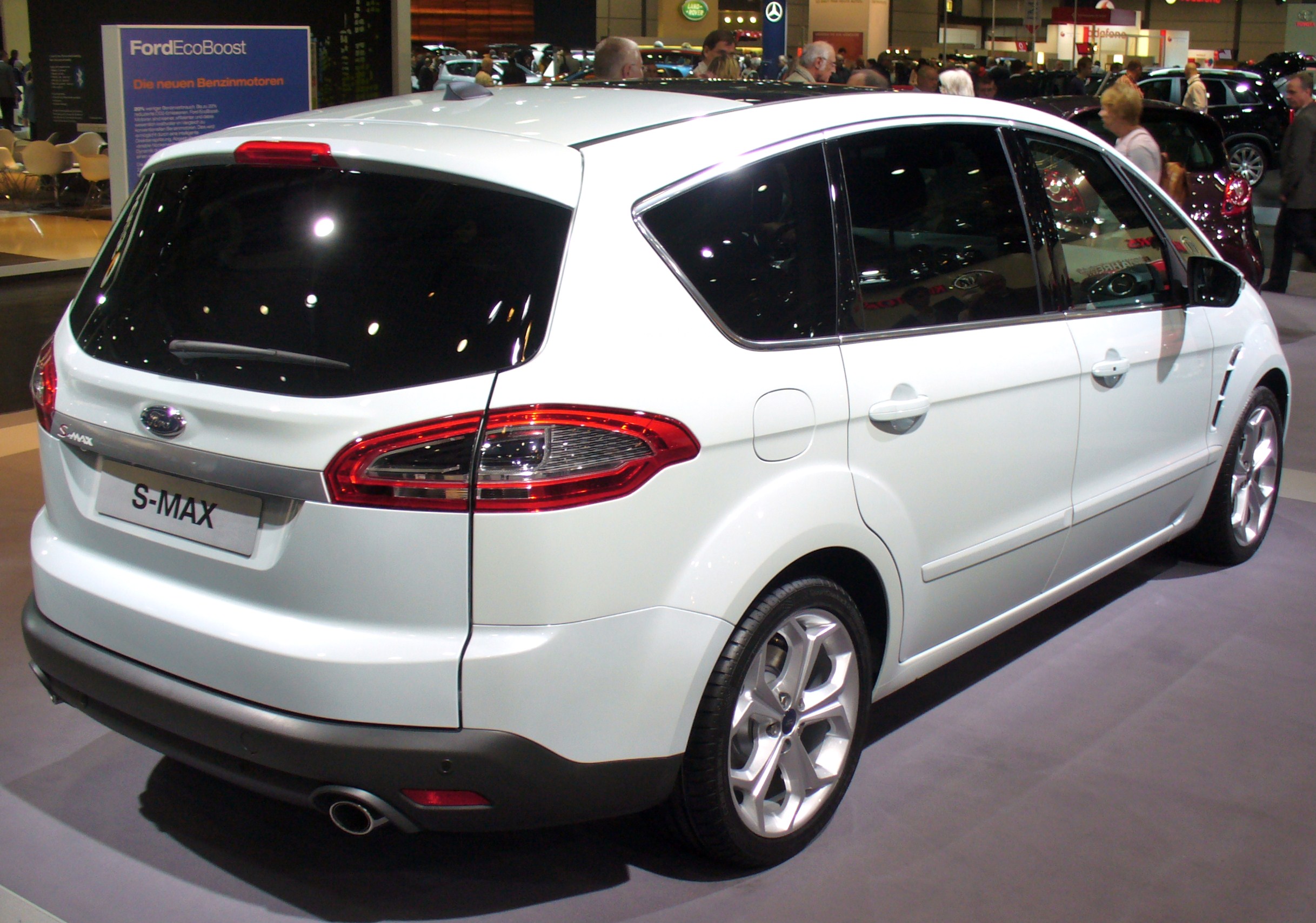 File:Ford S-Max Titanium S (Facelift) – Heckansicht, 18. Juni 2012,  Ratingen.jpg - Wikimedia Commons