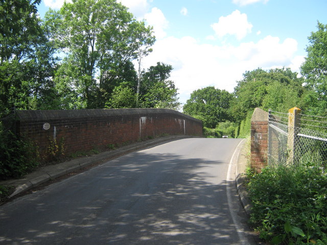 File:Hartlake Road bridge over Railway - geograph.org.uk - 1344925.jpg