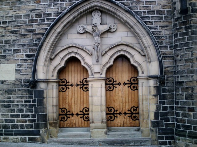 File:Holy Rood Church Entrance - geograph.org.uk - 472823.jpg