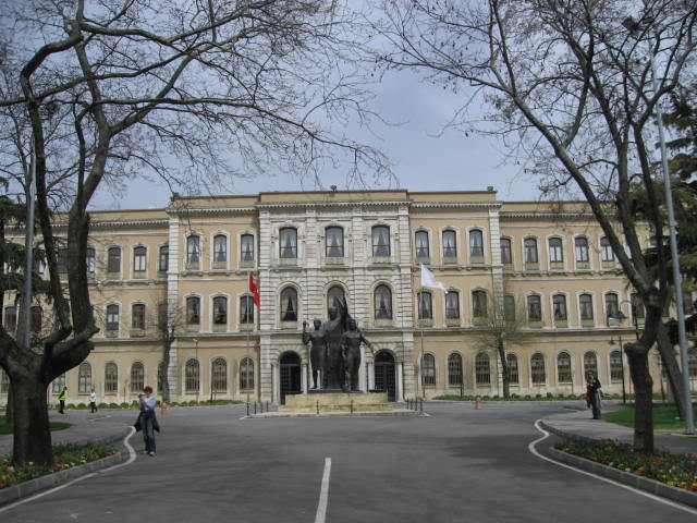 File:Istanbul University campus March 2008b.JPG