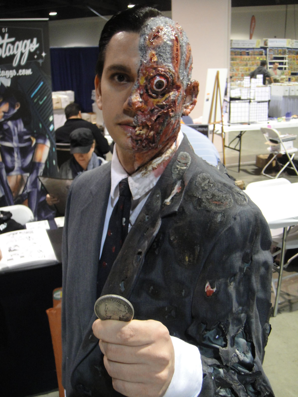 File:Long Beach Comic & Horror Con 2011 - Two-Face (6301174935).jpg -  Wikimedia Commons