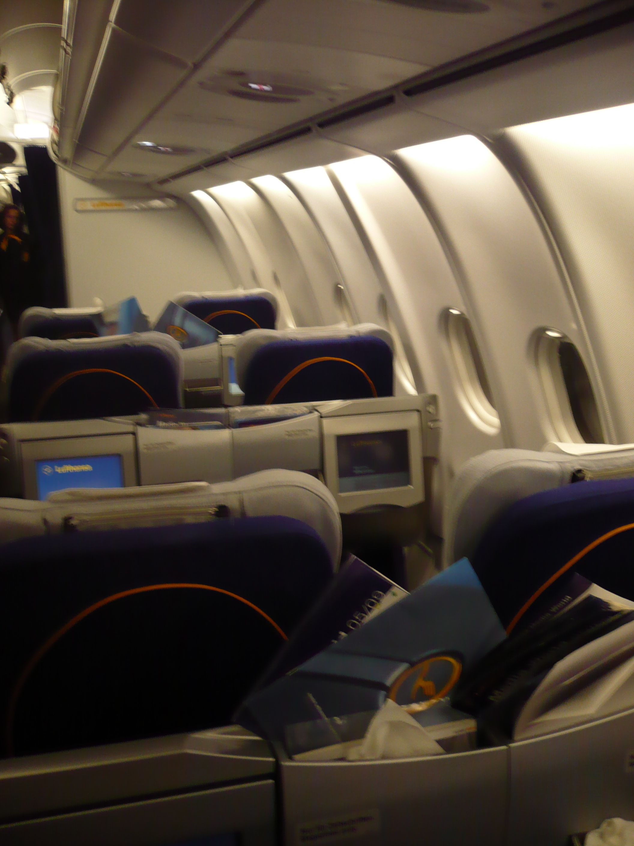 lufthansa business class seats a340 600