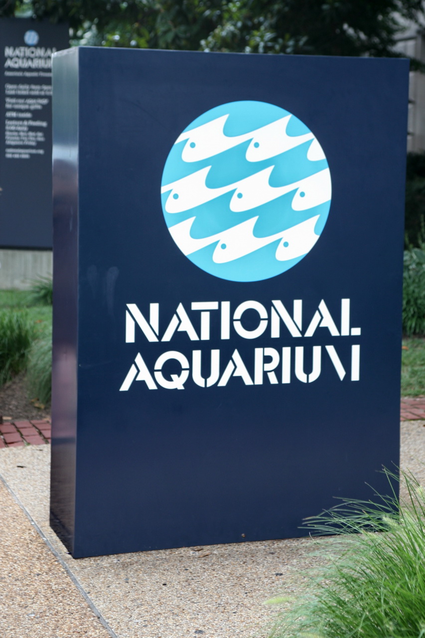 entry no sign in National D.C. Aquarium Washington,  Wikipedia