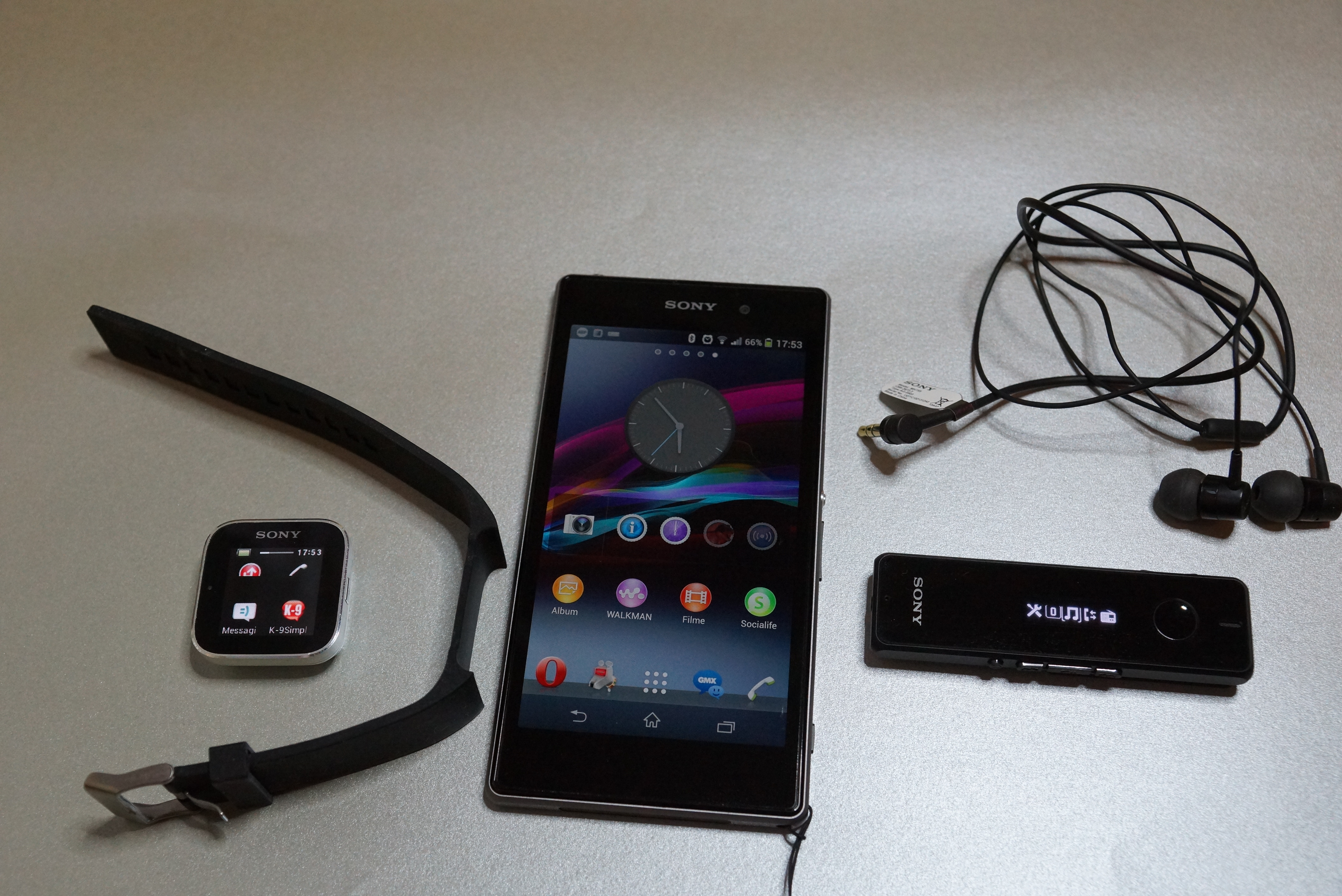 File Sony Smartwatch Xperia Z1 Sbh52 1 Jpg Wikimedia Commons