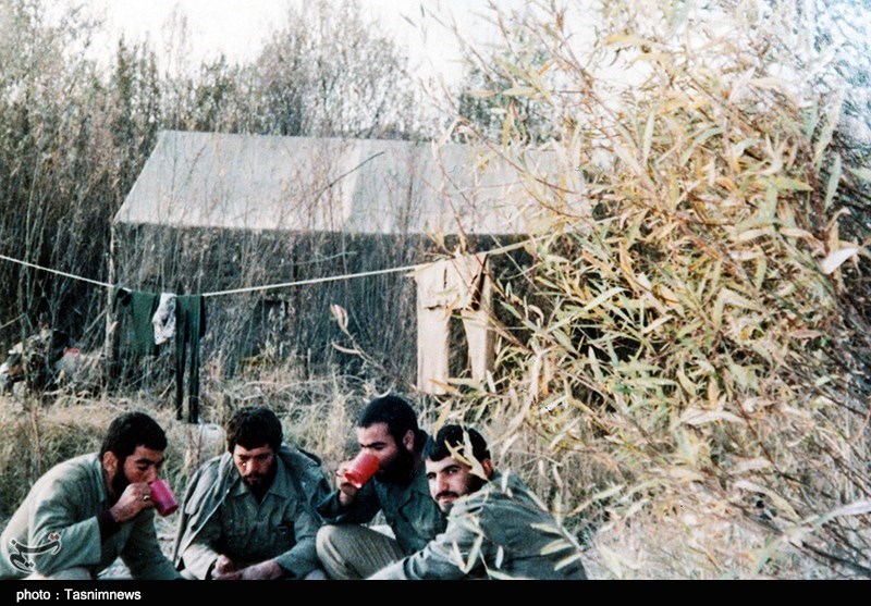 File:Souvenir photos of Iranian soldiers during the Iran-Iraq War (30).jpg