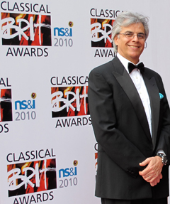 File:Stefano Mainetti Brit Awards.jpg