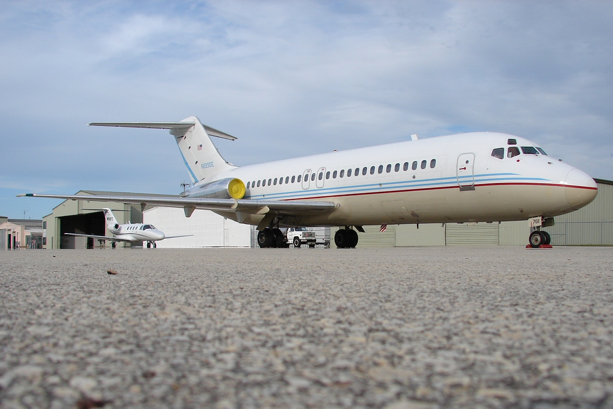 THE DC-9-15 (2518836722).jpg