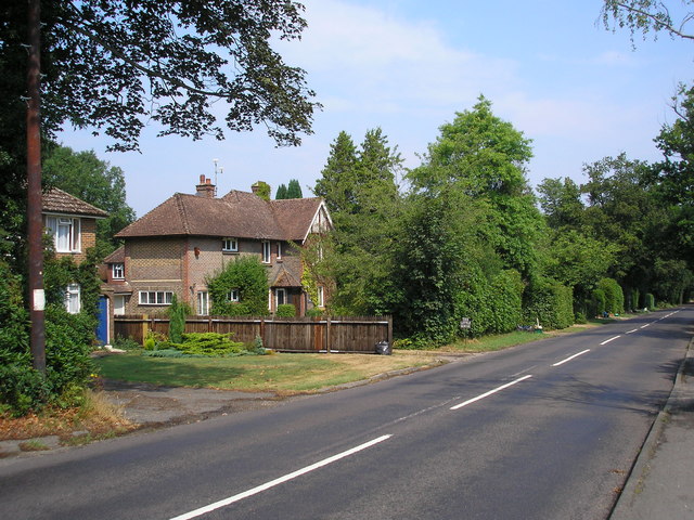 File:The Little House, Felcourt Road, Surrey - geograph.org.uk - 208961.jpg