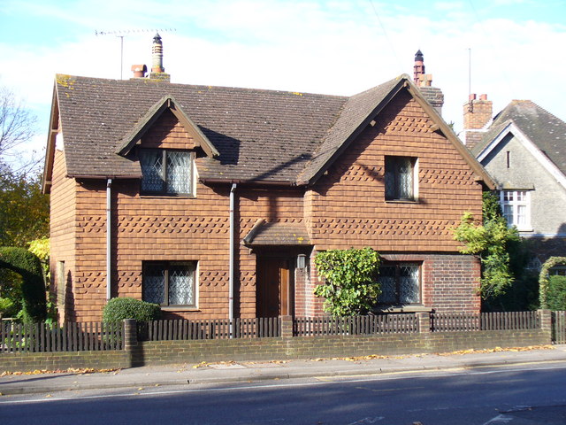 File:Tollgate Cottage, Merrow - geograph.org.uk - 600502.jpg