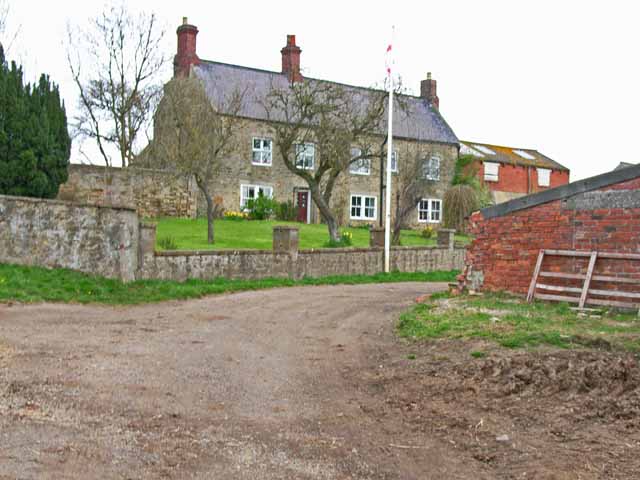 File:Tursdale House Farm - geograph.org.uk - 155902.jpg