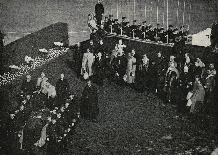 File:Victoria of Baden brought ashore from Vasaorden.jpg