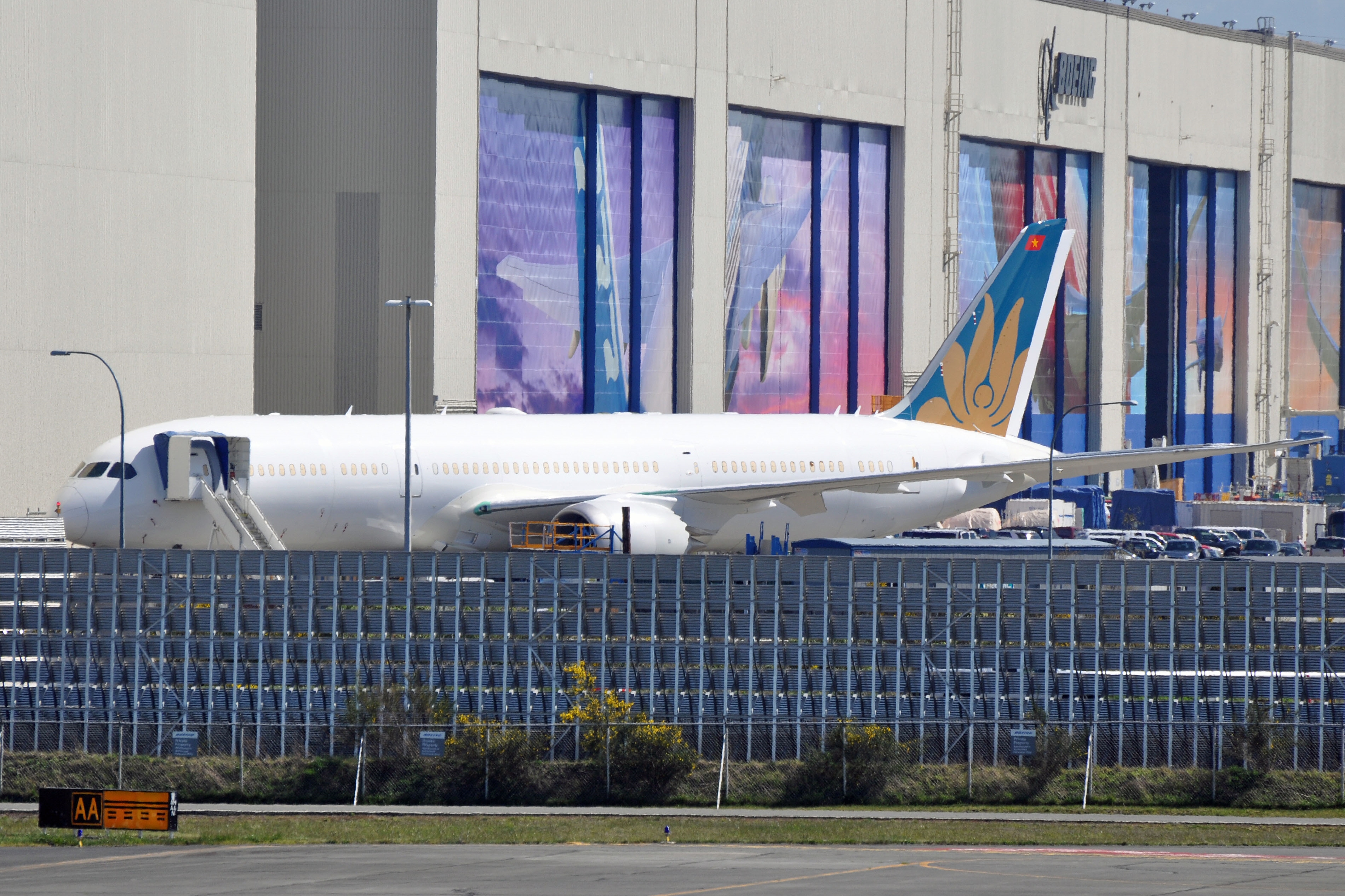 File:Vietnam Airlines, Boeing 787-9 Dreamliner, VN-A861 - PAE.jpg