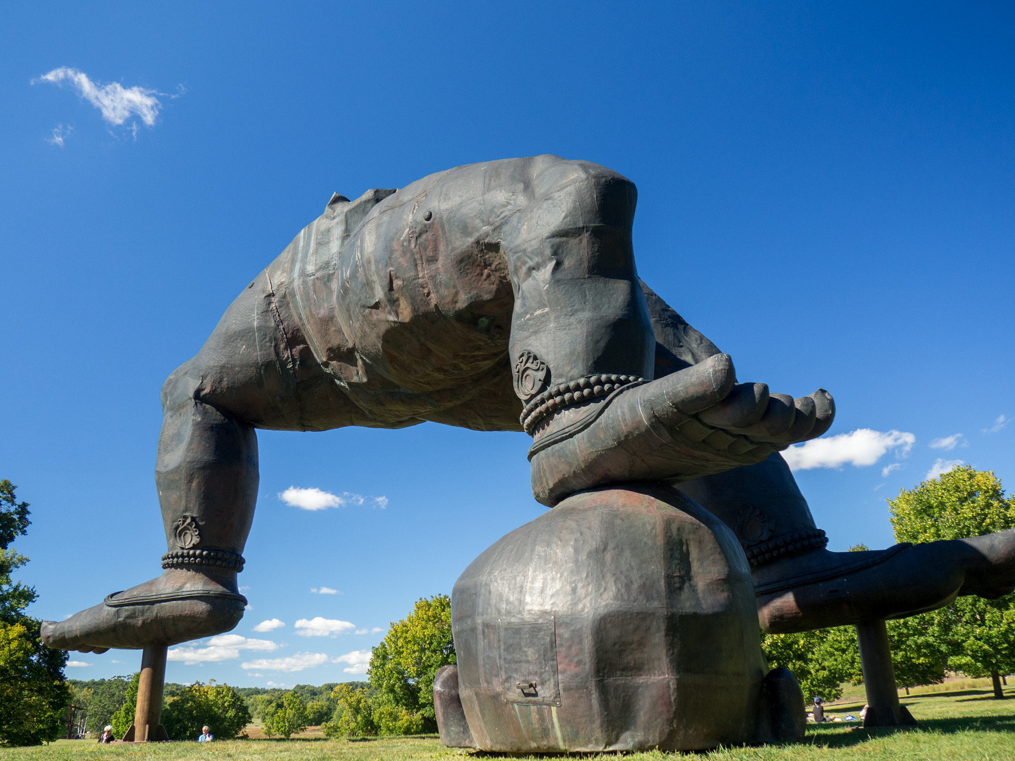 File:Zhang Huan Three Legged Buddha (196972927).jpeg - Wikimedia Commons