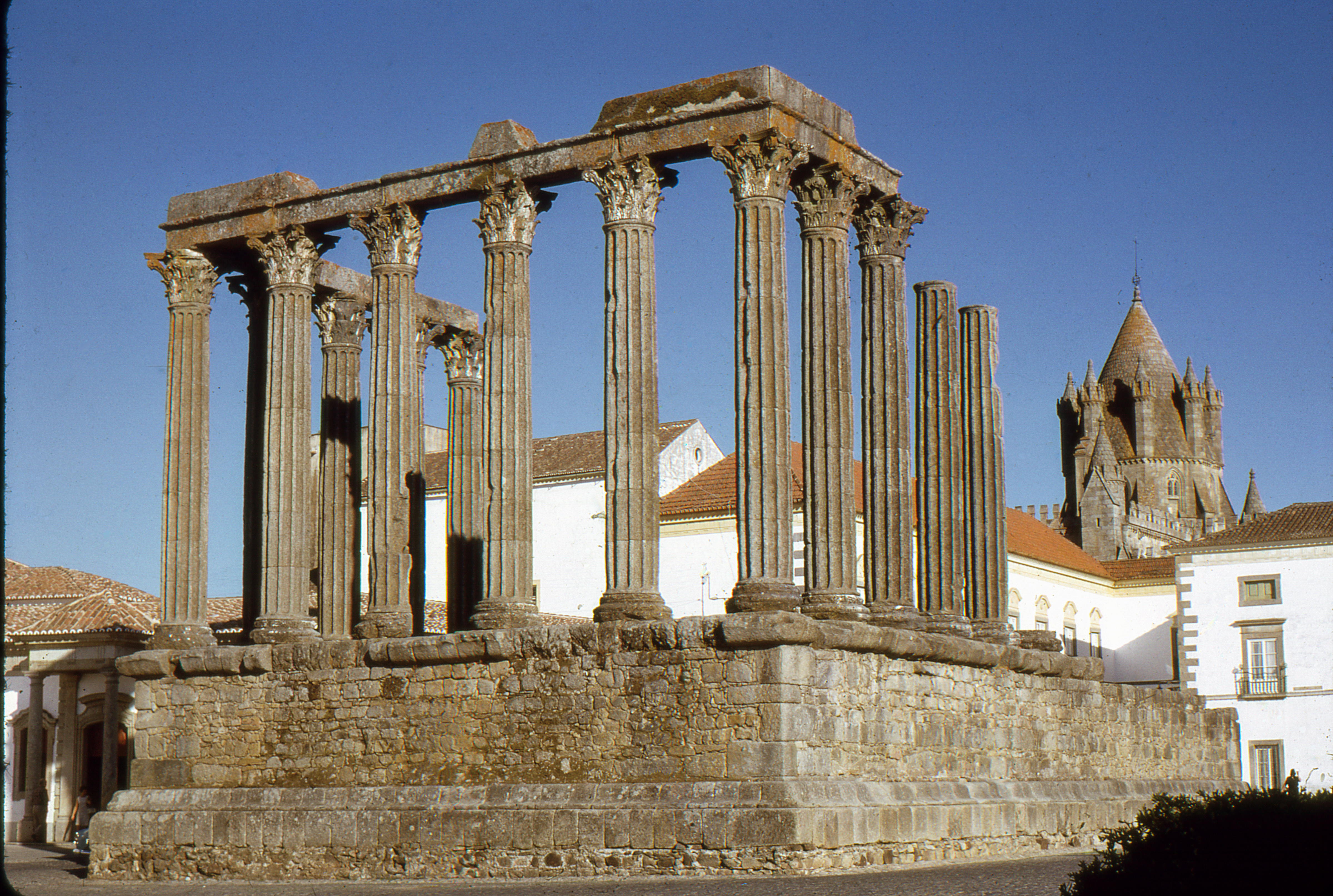 File Evora Temple Romain 1967 08 05 Jpg Wikimedia Commons