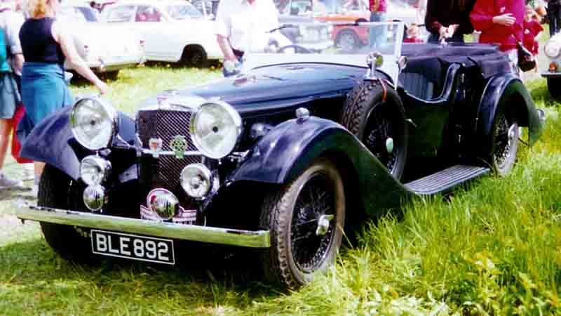 File:Alvisspeed20vandenplastourer1935.jpg