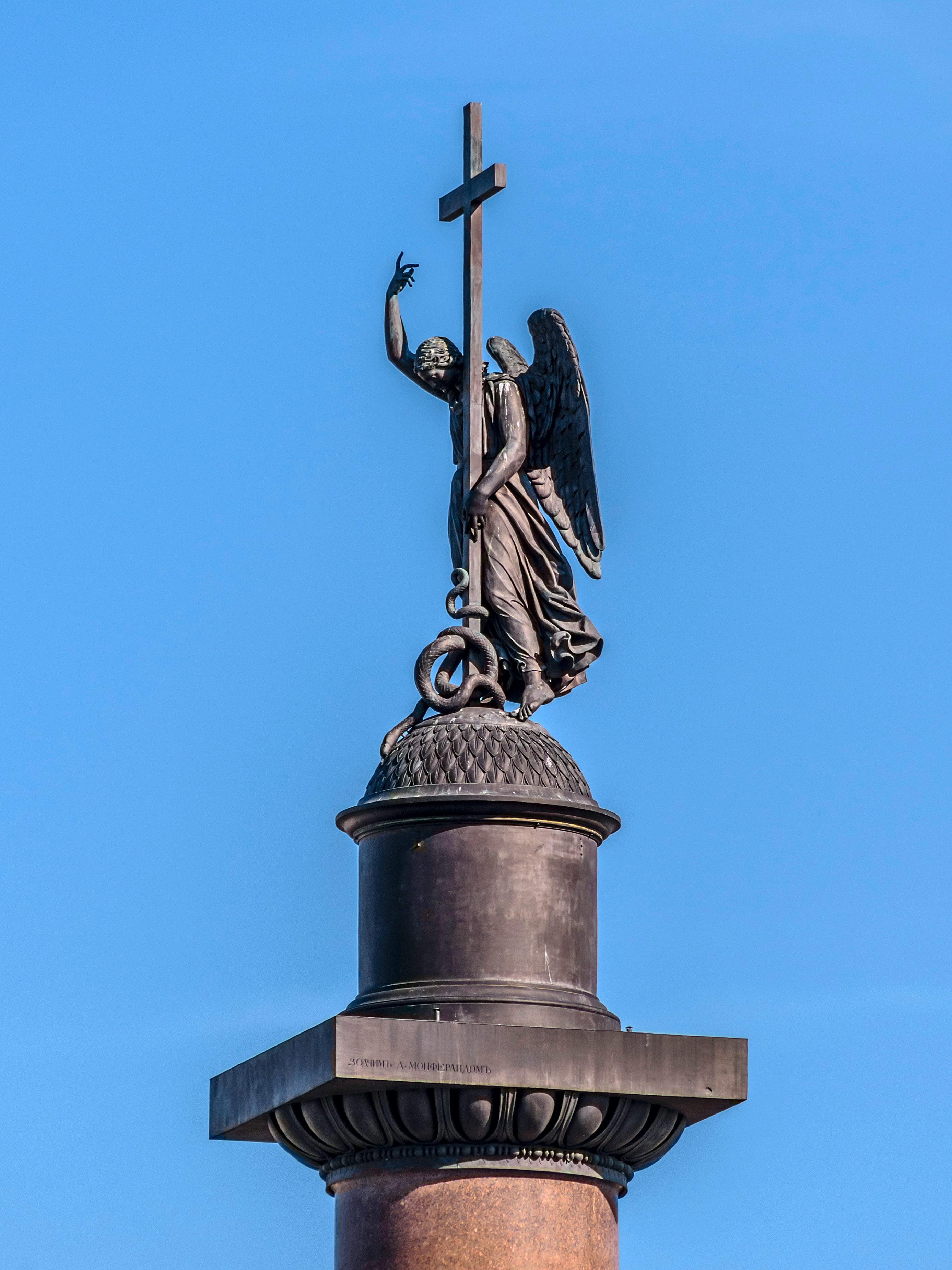 ангел на дворцовой площади в санкт петербурге