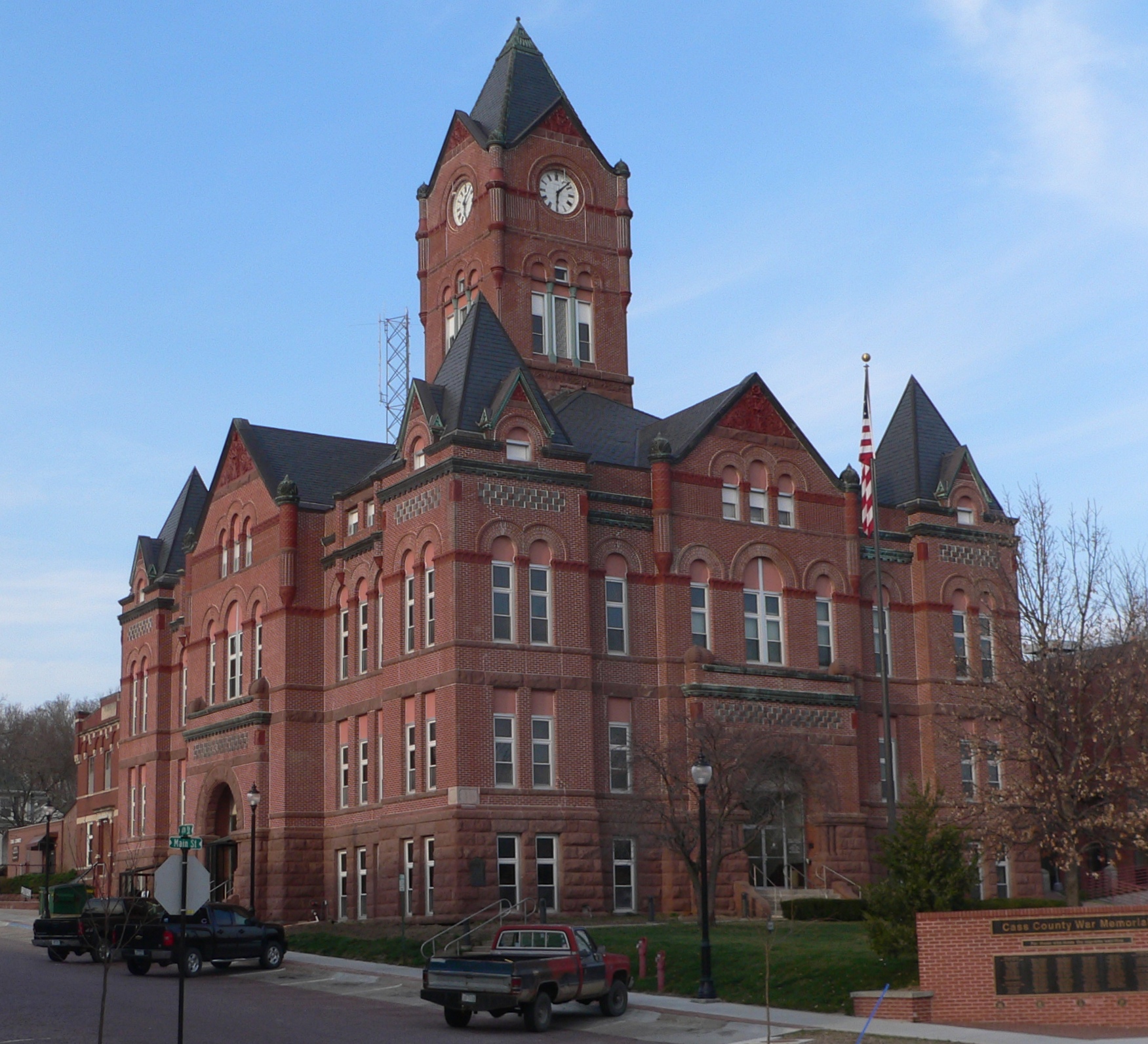 Cass County, Nebraska courthouse from SW 1.JPG. w:en:public domain. 