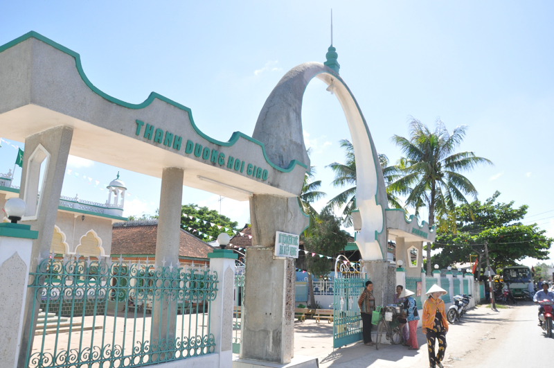 File:Chua nguoi cham,Chau giang-Tan chau,An giang, photo by Dyt - panoramio.jpg