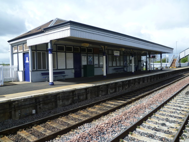 File:Dalmeny Station building - geograph.org.uk - 2946444.jpg